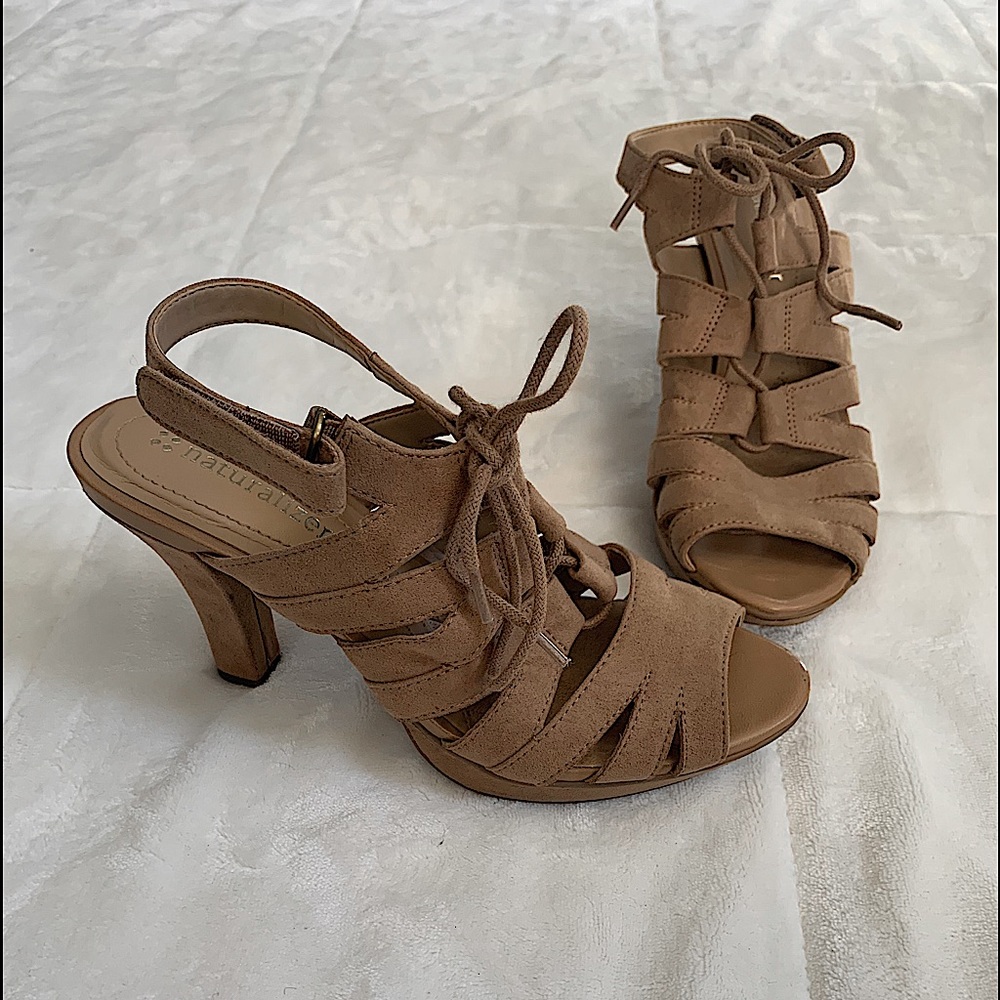 Nude Naturalizer Heels